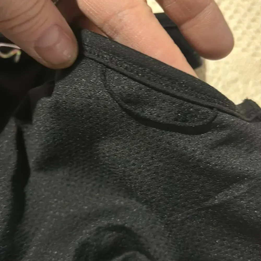 Gap fit L black racer back sports bra nwot removable pads